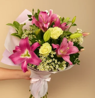 Lily and rose bouquet Gold Coast perfect for Mother’s Day gift with elegant fresh flowers