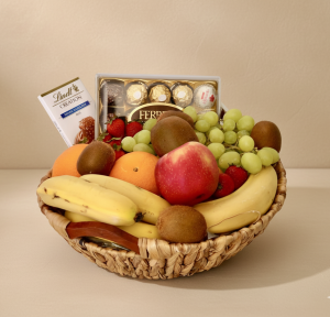 Fruit and chocolate hamper with fresh seasonal fruits and premium chocolates – Gold Coast delivery