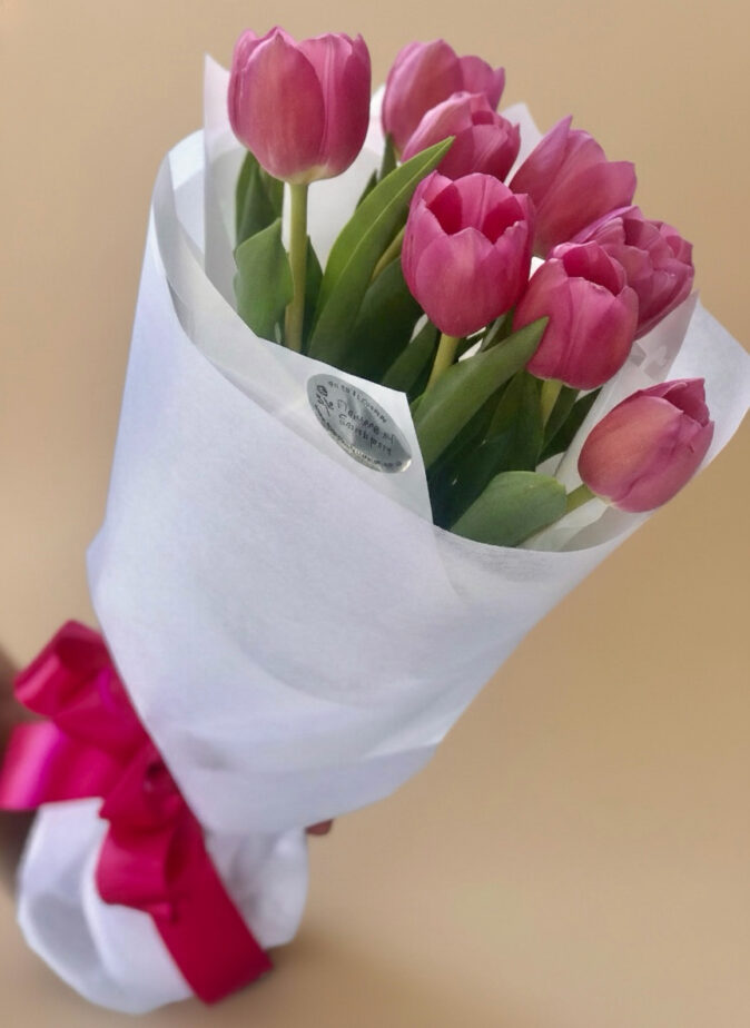 Tulip bouquet Gold Coast with fresh seasonal tulips in elegant wrapping