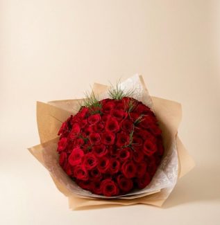 100 rose bouquet Gold Coast with premium fresh roses arranged in a large round bouquet, available in red or pink