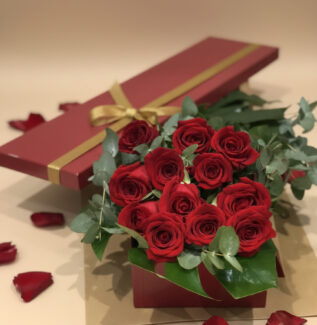 Aiko Long stem roses Gold Coast