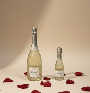 Prosecco gift bottle perfect for celebrations with delivery on the Gold Coast