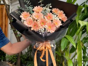 weekly flower delivery Gold Coast